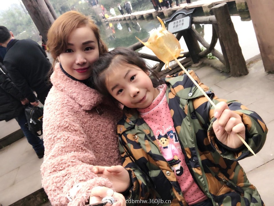 E8DDF38A-28BA-443F-9F9B-90A59EFDA641