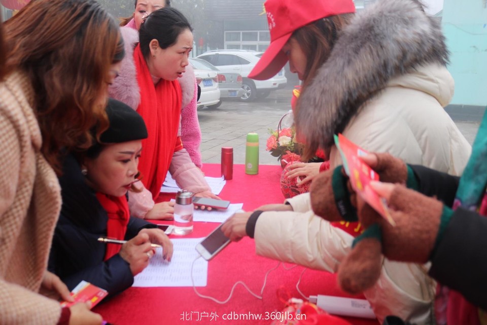 EC4C22E3-CAB6-4366-BA82-71F52CAB885E