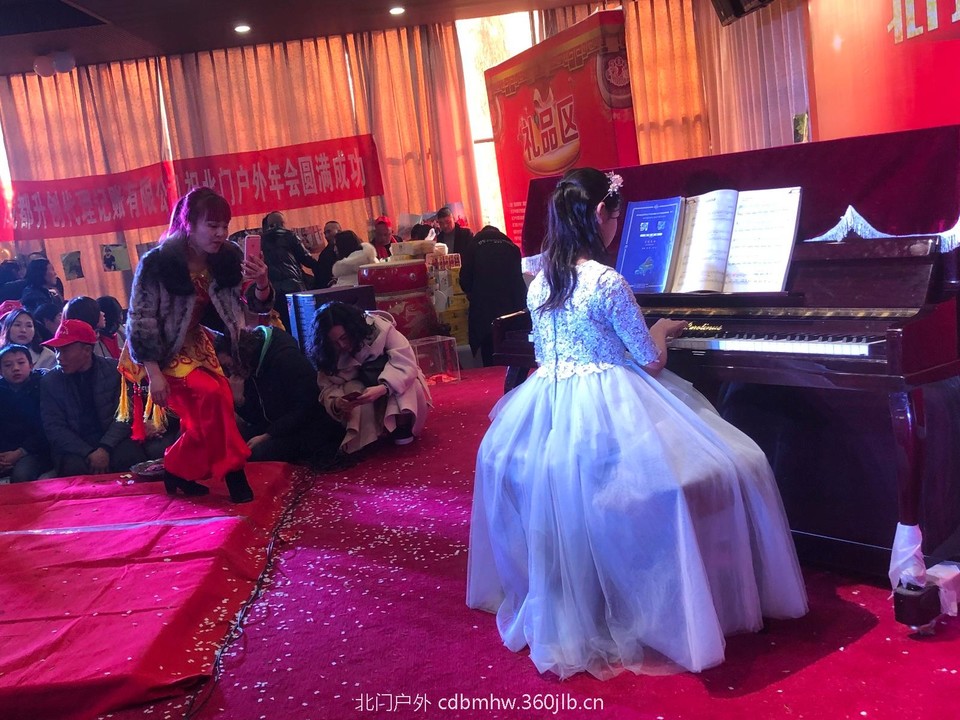 D718C1E6-BCC8-43C3-AD2F-6E4740C5439A