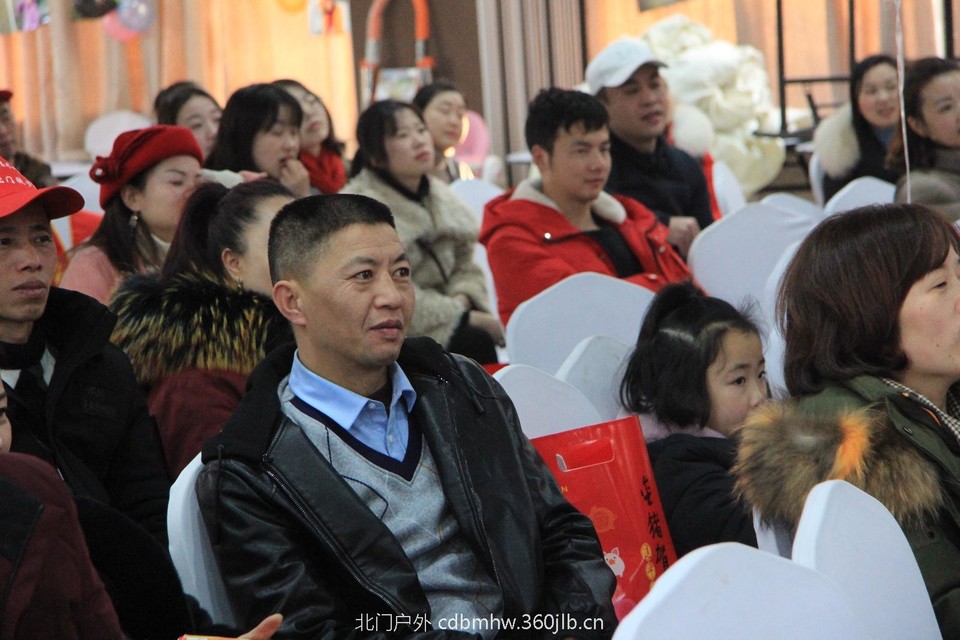 9FC0D594-97A2-420D-9370-98B7B90CB638