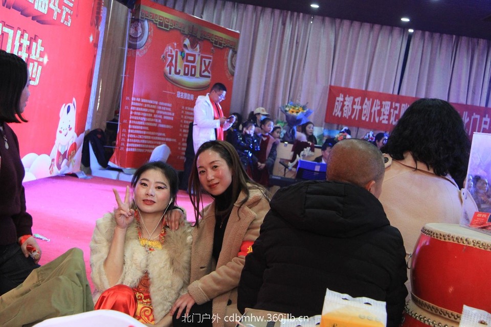 2AD4F6EB-7575-4F5E-BB69-9C8BDF5D7735