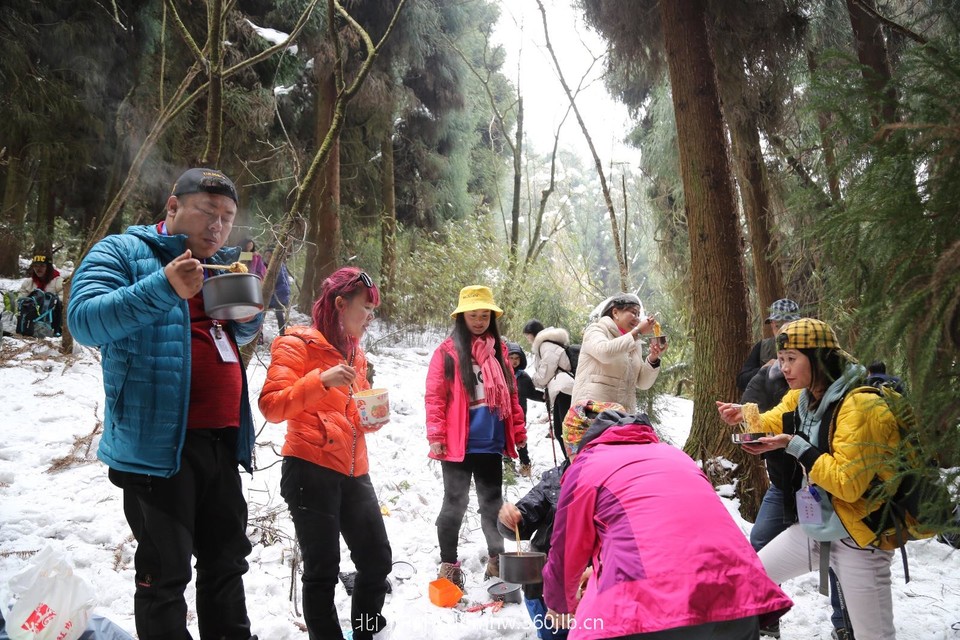 8B0BCD6C-1D43-42D4-9C5C-C654C7009B6E