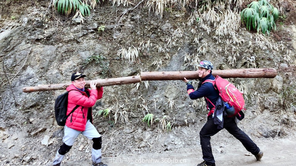 9D0A2D78-1809-415F-BA04-C643F23B071F