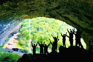 【关注视频号特价99】1.31徒步小众秘境安吉章里古道，乌石铺就精古道，飞流悬瀑挂银丝，寻觅安吉小众秘境~