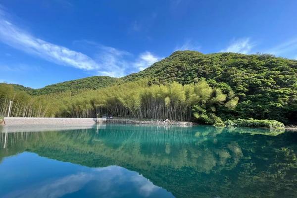 【特价108，送扇子】8.10徒步上虞梅坞古道，寻访千年国庆寺，探秘高颜值古道秘境，打卡“小九寨沟”澄湖竹林溪涧~
