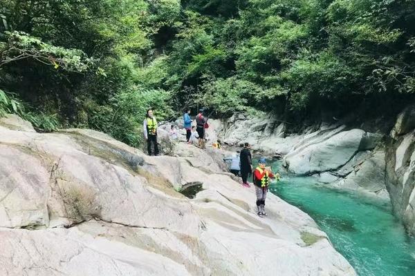 【满员】8.6安吉深溪漂流+三步石溯溪徒步，竹林幽幽，碧潭处处，一起体验清凉一夏！