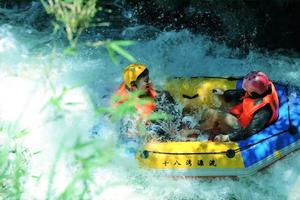 (两日团建定制)安吉刺激漂流，玩转清爽夏日！