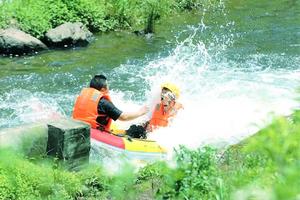 (两日团建定制)安吉仙龙峡刺激漂流+溯溪，解锁清凉夏日密码，体验不一样的快乐~