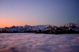 5月2-3【2天】难度低，无痛到山顶，360度观景台、邂逅日出和云海——达瓦更扎