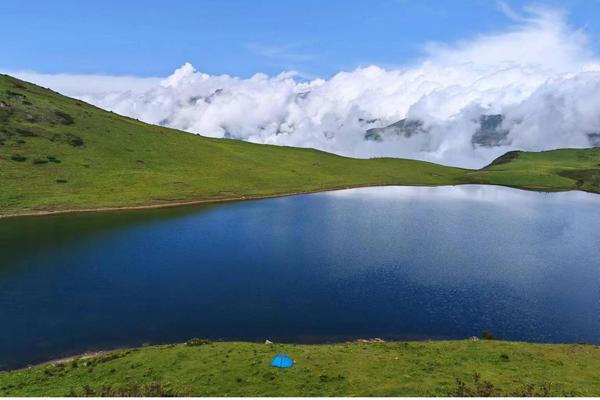 7月15-16【2天】帐篷外面数万亩野花、高山海子和云海，避暑圣地，拎包入住——九顶山