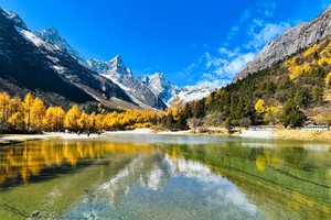 10月25日 | 6天彩林九寨 川西净土绝美秋色之旅（含机票特价3999元/位）