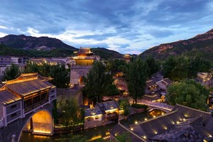 「特价80」每周三四/六日|「免门票」｜【古北水镇】畅游北方小乌镇-司马台长城+水镇夜色+浪漫水舞秀+品美食赏民俗