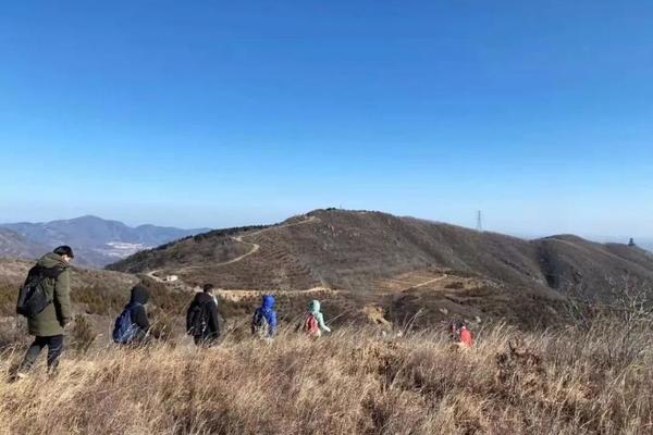 青青徒步 | 5.1/5.3【中级】经典三峰穿越：大觉寺-鹫峰-阳台山-妙峰山