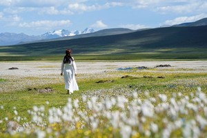 【旅拍|川西格聂理塘-6天】神选之地，严重被低估的浩瀚花海，夏日川西秘境天花板。