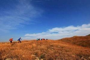 2018年11月04日 揽金秋草甸 访神秘古寨 龙王尖徒步一日游