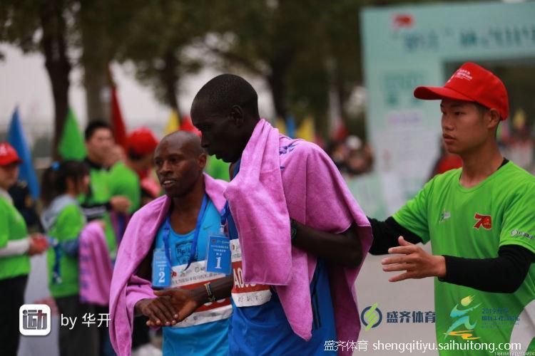 8A6A995F3378294EAD896617D2D71CF2