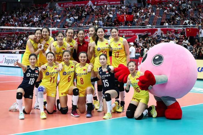 Chinaplayerscelebrateaftertheirvictory (3)