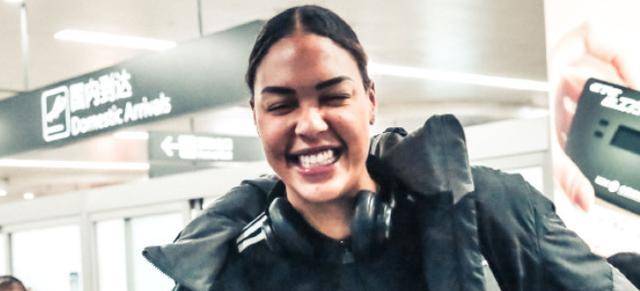 女扣将来了！山西女篮外援伊丽莎白-坎贝奇抵达太原