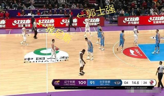 愧当国手！25分钟得6分，全场隐身惹怒雅尼斯，比赛未完提前离场