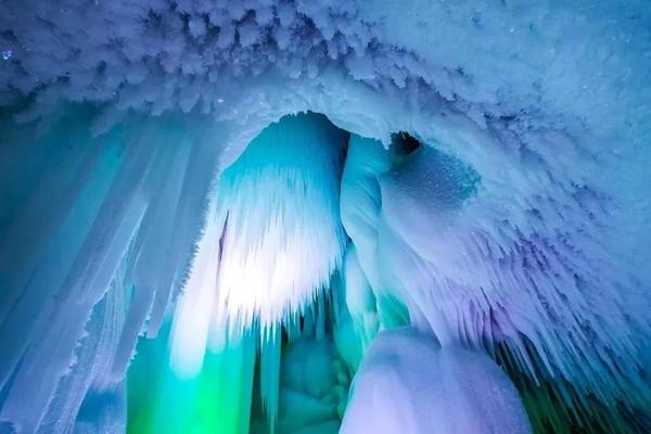 『冰雪奇缘』 现实版的“冰雪奇缘”，探秘华东唯一大型冰洞，体验狮子岩“绝壁上的舞蹈”（多期）