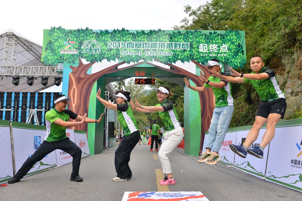 E68B9210-3AC1-40C2-B2F9-59A81BE261F5