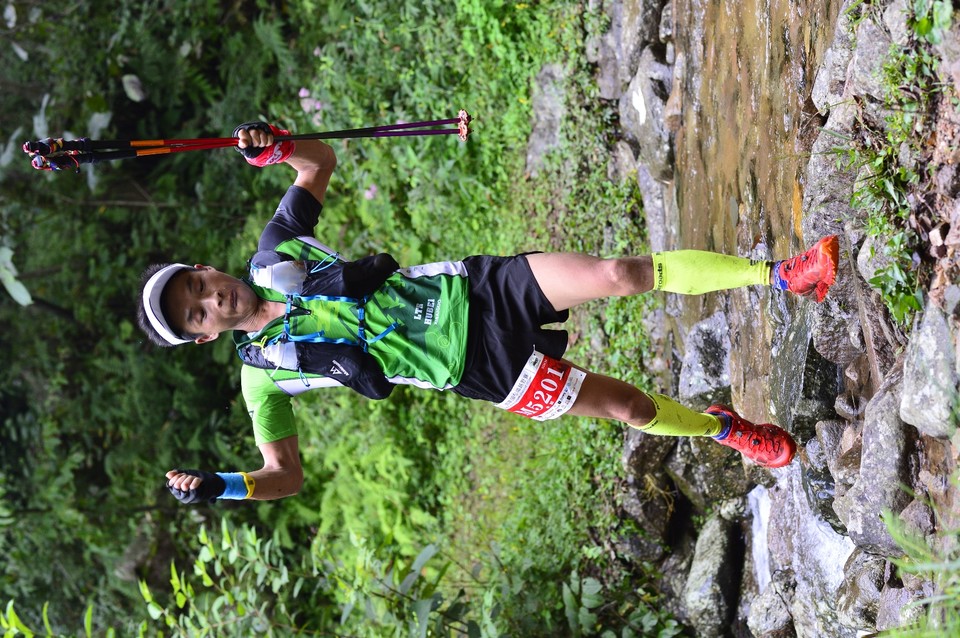 C9EA3635-00D2-48AE-96F3-A6033B88566A