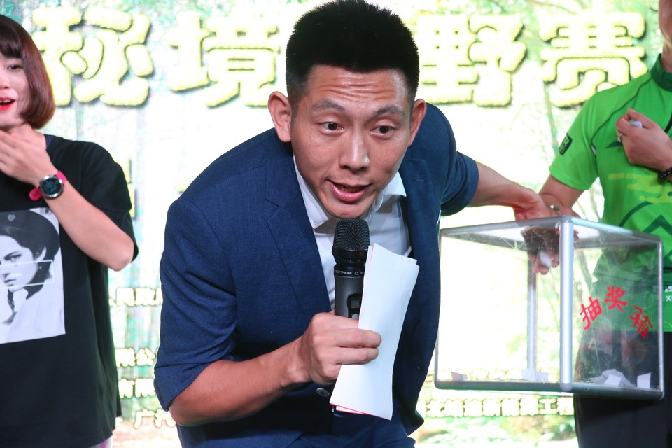 363C741D-17CF-43B8-9987-FC9298E0D6ED