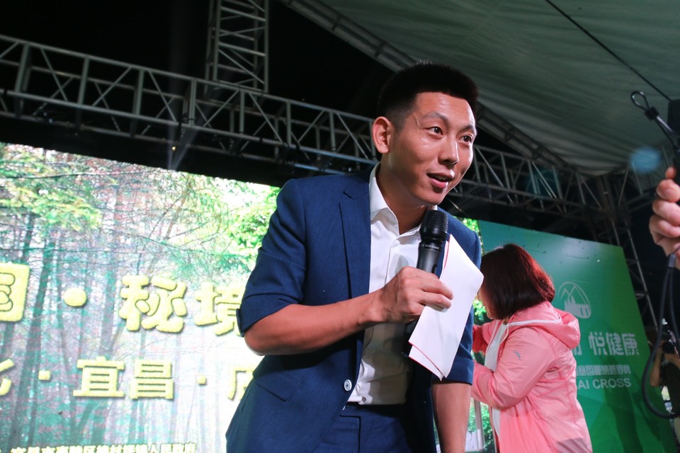 FE8DFE46-B84B-4101-B996-213E70A23568