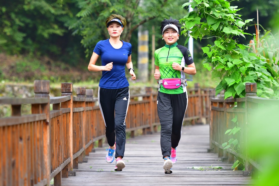 E5589C06-1996-4218-A232-7F4EA5C370E6