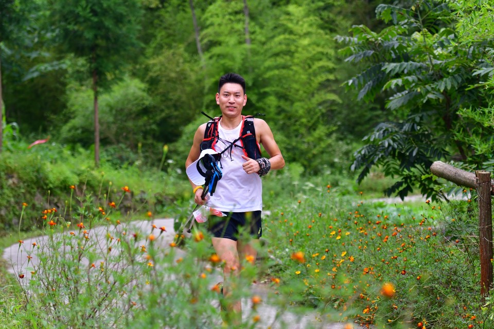 411B089D-D3DB-4914-BBFA-0F358AFF462F