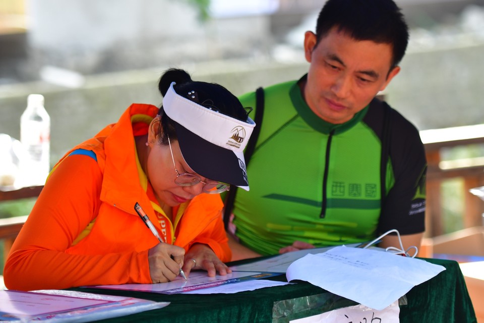 D7A196AC-5D73-41A2-A572-0A411E127BAA