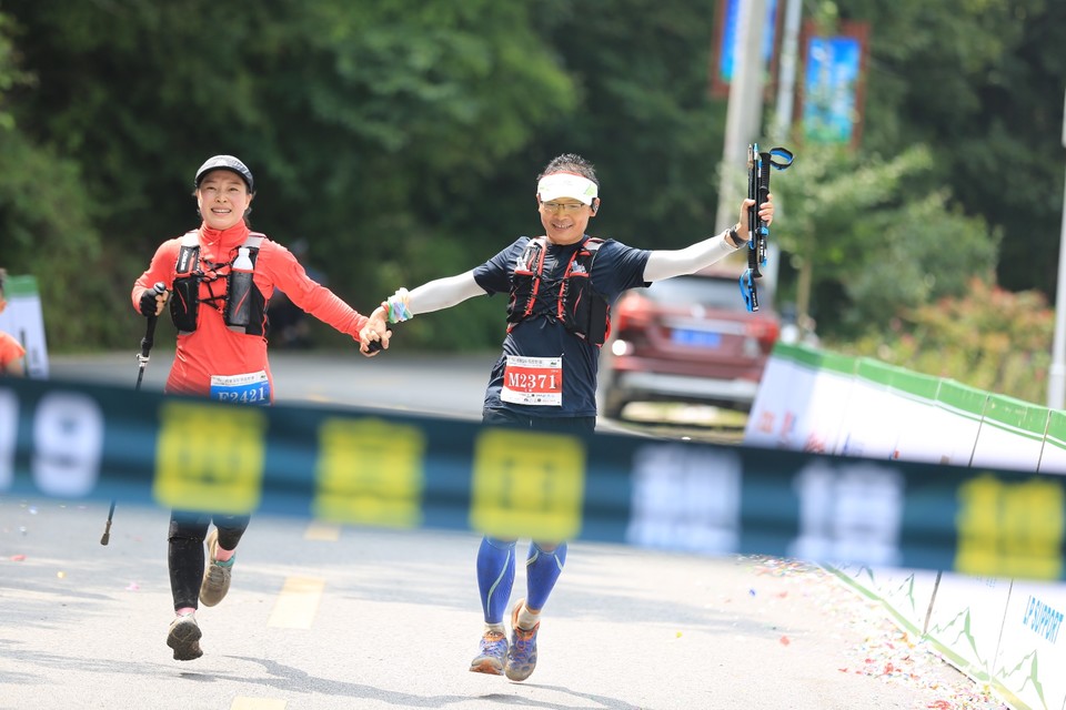 F5E4795B-EA40-4E72-8FB1-57C0DD7AA1FB