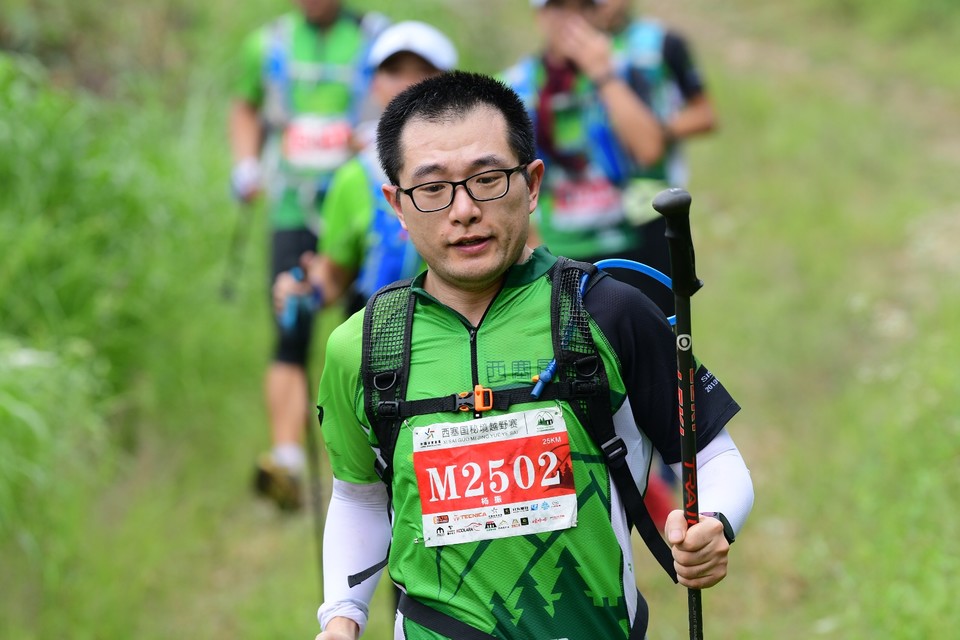 9FDBAC56-26BF-44A5-A381-EABEF38BC2BD