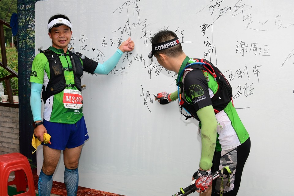 9F9346B0-3DE2-437F-B35B-CDECBF6D8B80