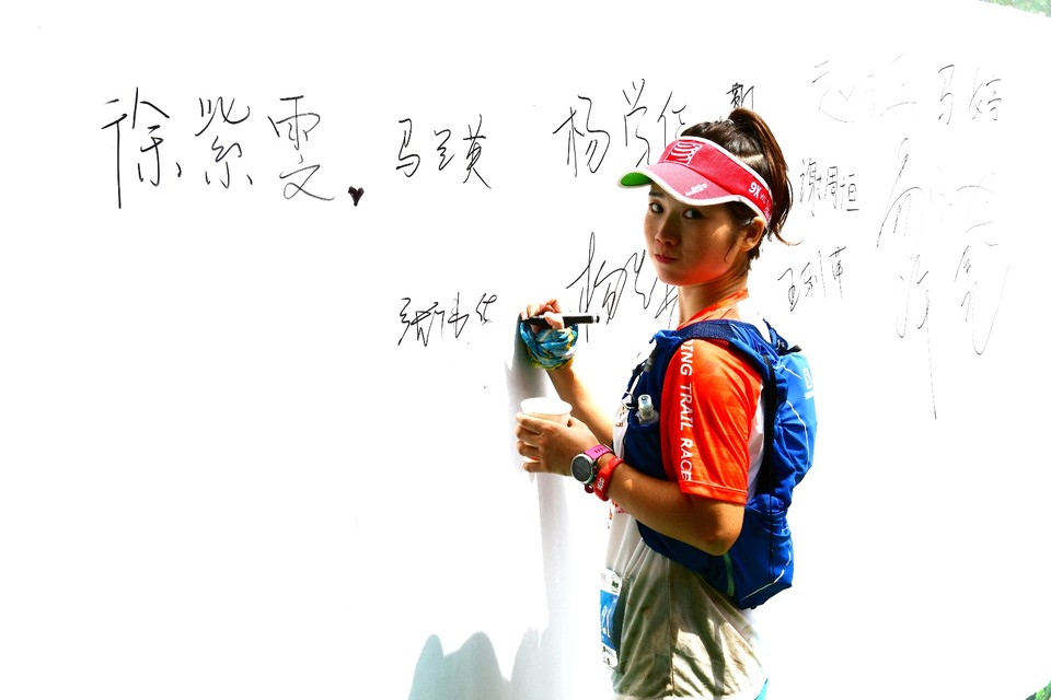 E9B1D9C8-9876-49E1-91FF-4ADAFD5A0803