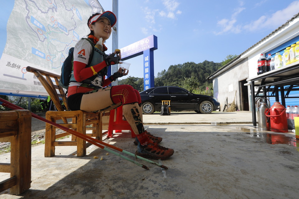 E24B6940-1379-4D40-9804-11C1DDEEF1A1