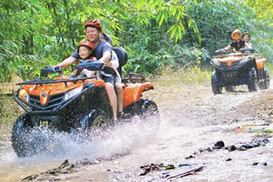 【五一英德亲子2天】英西自驾游|50钟溪水越野车穿越、地下溶洞探秘、野外攀岩、亲子擂茶、180°落地玻璃独立泡池峰林民宿