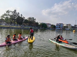 佛山顺德碧江民乐公园玩桨板圣地，秋假/周末/平日每天可以预约，还可以品顺德美食、逛古村落祠堂石板巷，百年古桥旅拍