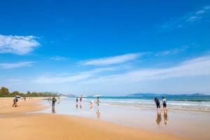 周六日出发【咸台港】行摄原始海岸线，漫步超长细海滩、攀爬礁石，听海拾贝，人少安静、干净、水清、沙幼，小众而原始！