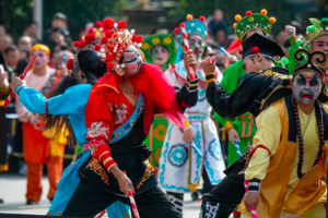 【潮汕英歌双忠巡游】3.27晚-29｜深度打卡潮州古城，龙湖古寨，欣赏一年一度的双忠巡游