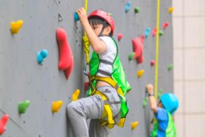 勇士挑战营一日 |春游定制| 丛林冒险岛、高空攀岩、原野驰骋……跳出自己舒适圈，接受勇气与冒险的挑战！（班级定制）