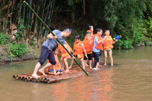 【亲子/单飞1天】花都｜每周六、日|丛林竹溪~双龙戏水战+砍竹、DIY制竹筒饭+捉鱼、渡河溜索飞渡单车、石磨豆浆￥178