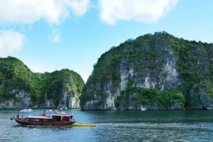 【魅力越南】5.01-05｜ 含往返动车，越南下龙湾+河内双动 5日游