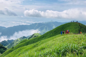 成行【武功山-高铁】每周五、五一、端午出发｜武功山，云端草甸，看星空日出日落，高铁3天2夜