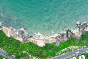 【汽车-海南5天】5.1-5，国庆 | 万宁石梅湾，日月湾，加井岛，三亚亚龙湾，大东海，热带森林公园，蜈支洲岛，湛江菠萝