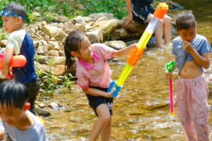 成行【荒野快乐】6月周六、日均开营，从化轻徒步伐竹、竹子小课堂、制作竹筒饭、欢乐捡鸟蛋、户外DIY披萨一天！