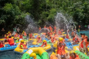 【古龙峡漂流1天】每天发团 | 浪尖上的过山车，清远古龙峡全程漂，云天玻霸玻璃桥，体验飞车之王，行摄网红河谷，赠送真人C