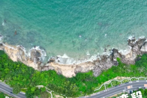 【海南5天】10.2-6，10.3-7｜万宁石梅湾，日月湾，加井岛，三亚亚龙湾，大东海，热带森林公园，蜈支洲岛，湛江菠萝