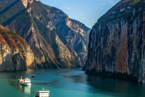 【全景·秋醉三峡】 4天3晚深入三峡红叶腹地，从夔门赤甲到神女云裳