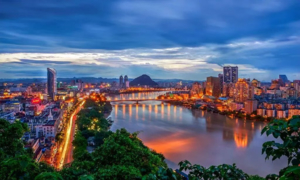 【柳州河池恭城3天】1.01-1.03、春节 | 广西“仙本那”河池三门海，赏恭城月柿，柳州，窑埠古镇，百里柳江夜景美食